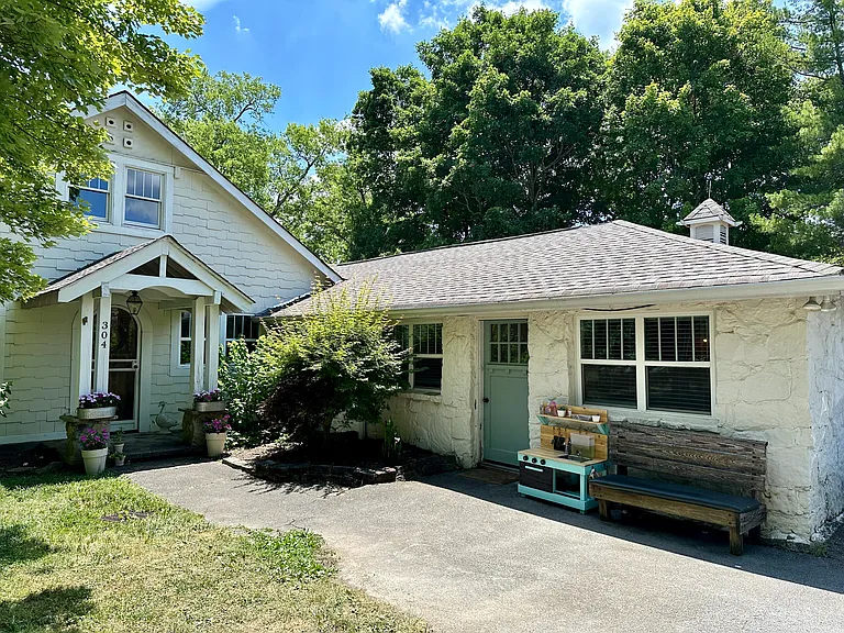 304 E Brow Rd — Photo 1