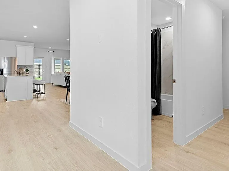 3402 Hopper Knoll Ln — Photo 2