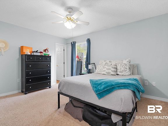 5th image of 10221 Woodmere Dr