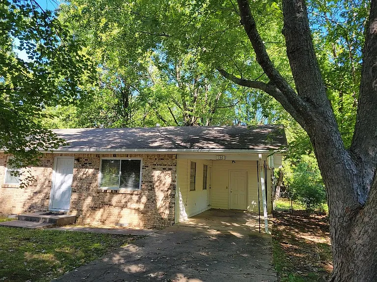 Front of 136 Glen facing N