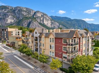 1310 Victoria St #404, Squamish, BC V8B1E3