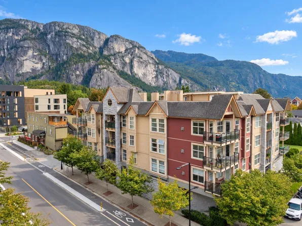 1310 Victoria St #404, Squamish, BC V8B 1E3