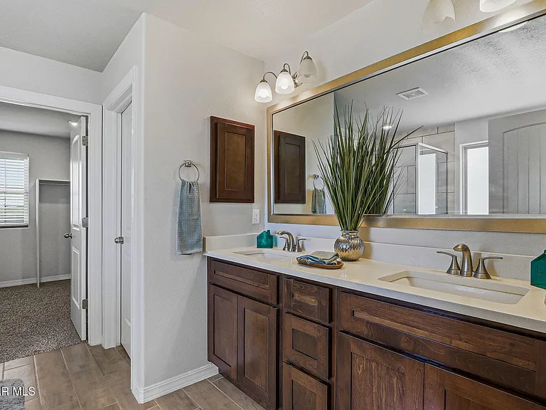 7509 Enchanted Park Dr — Photo 49