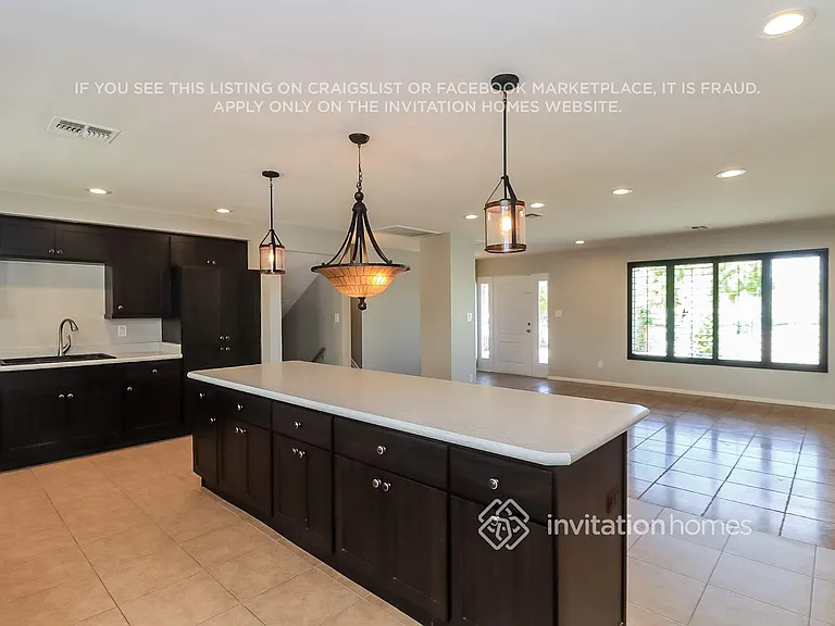 213 E Carson Cir — Photo 7