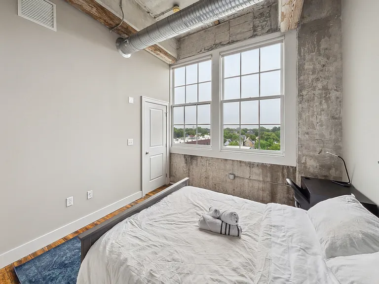 Crescendo Loft Apartments — Photo 15