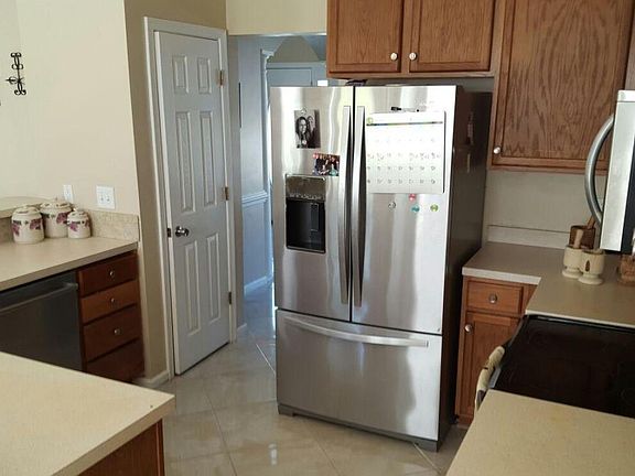 4th image of 1015 English Oak Dr