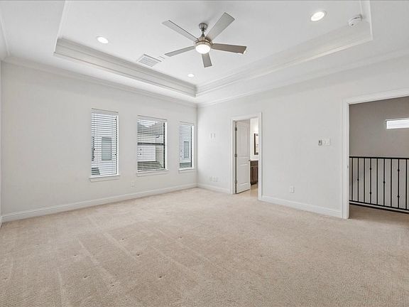 5th image of 800 W 20th St