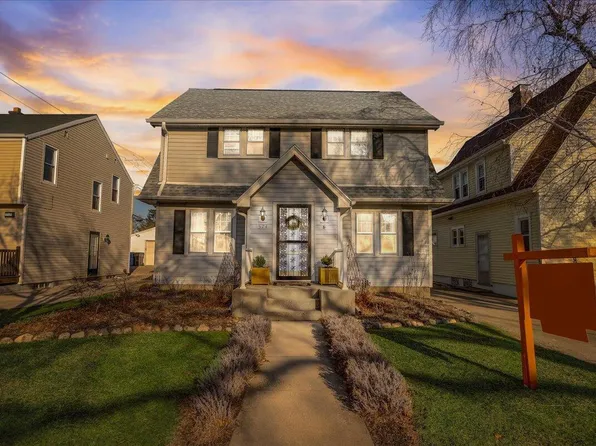 5574 North Lydell AVENUE, Whitefish Bay, WI 53217