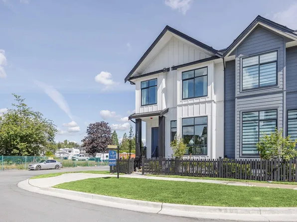 19763 75b Ave, Langley, BC V2Y 3T2