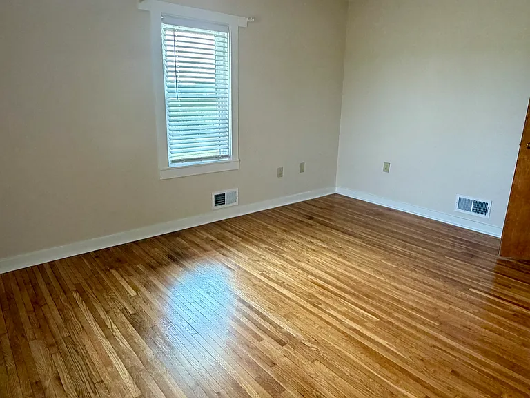 10116 W 250 N — Photo 17