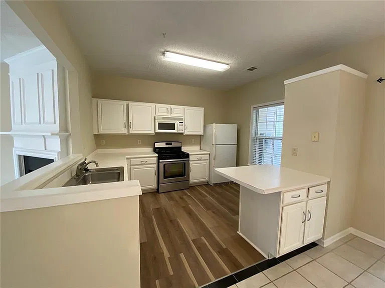 1285 Kilmington Ct — Photo 14