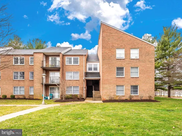 400 Chapel Ct APT 210, Walkersville, MD 21793