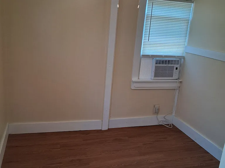 4461 Haines Rd N #4 — Photo 5