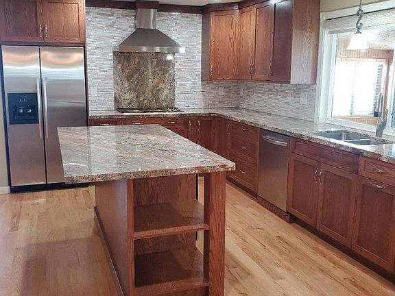 5th image of 275 Burnett Ave Spc 170