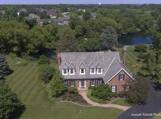 38W570 Barb Hill Dr, St Charles, IL 60175