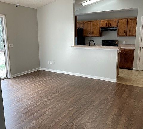 5th image of 6822 Oakwood Ln