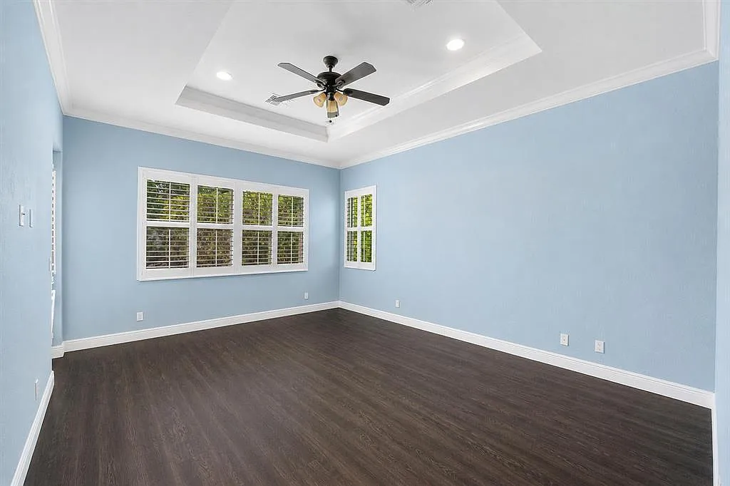 6 bed, 4.5 bath, 4117 sqft, $8,900 — Photo 1