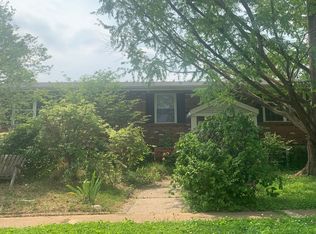 570 Bridgebend Rd, Ballwin, MO 63021