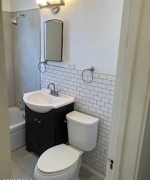 1307 Chadbourne St — Photo 13