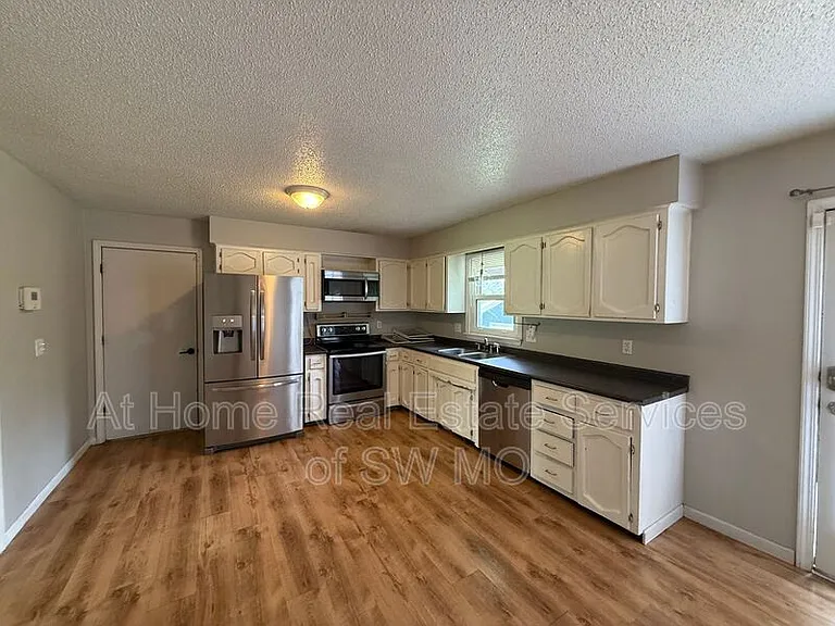 6124 S Farm Road 131 — Photo 6