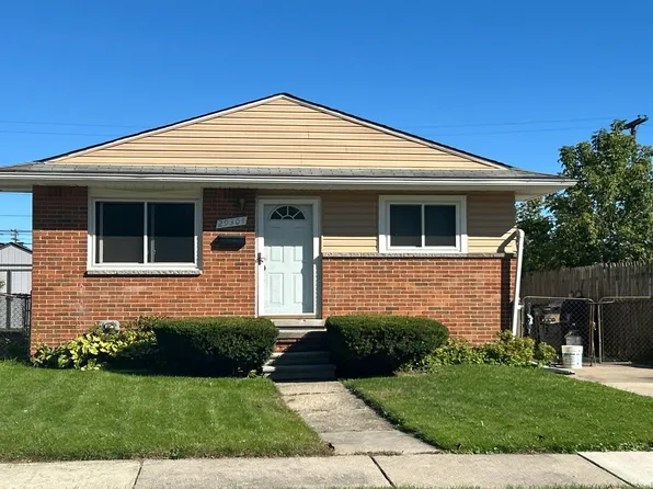 29304 Rosebriar St, Saint Clair Shores, MI 48081