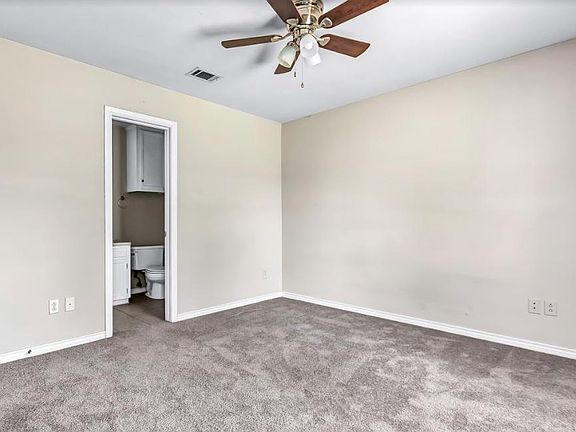 3rd image of 1706 Medina Dr