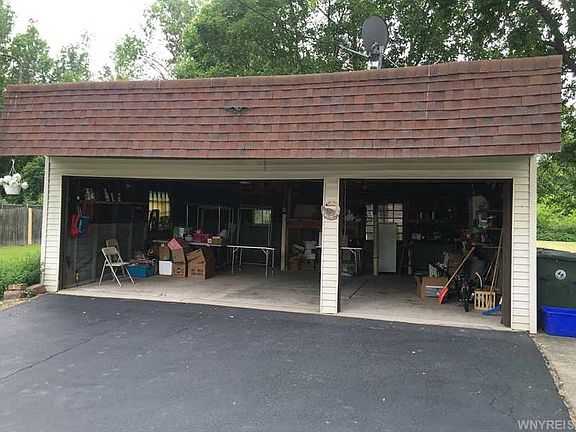 3rd image of 106 Hagen Ave