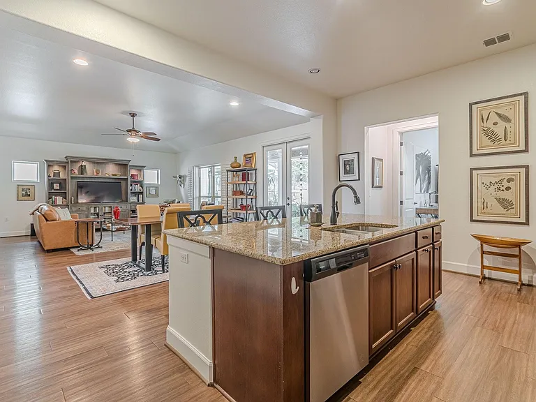 108 Hopping Peach St — Photo 19