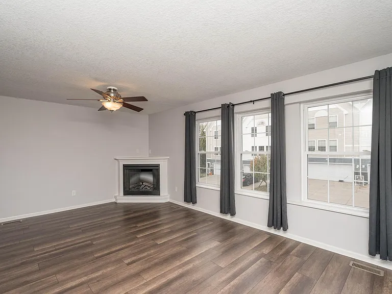 1151 SE Village View Ln — Photo 9