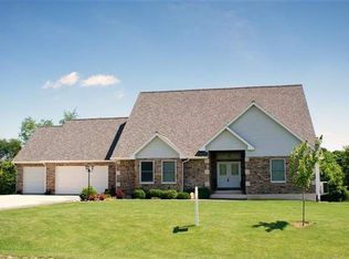 102 Arrowhead Rdg, Denver, IA 50622