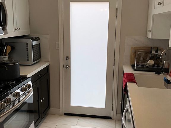 4th image of 1015 N La Jolla Ave
