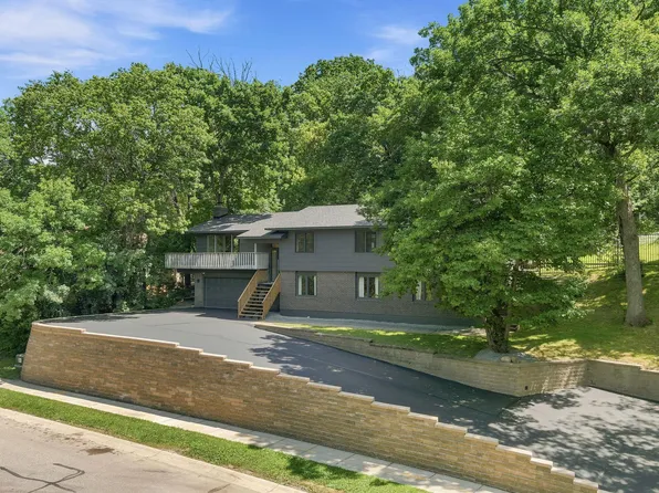 138 Chaparral Dr, Apple Valley, MN 55124