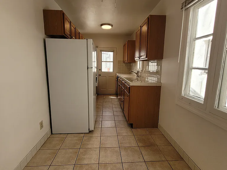 319 Palm Ave — Photo 6