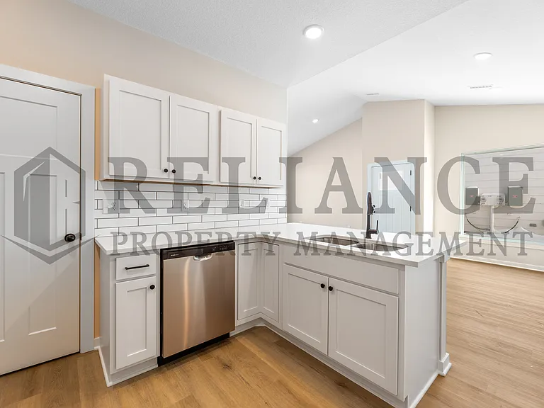 12438 Blanford St — Photo 10