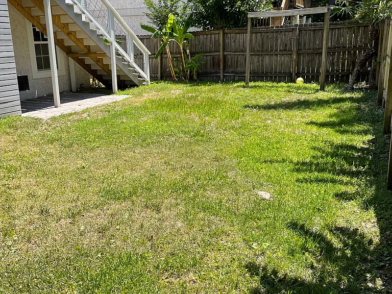 Holly St — Photo 29
