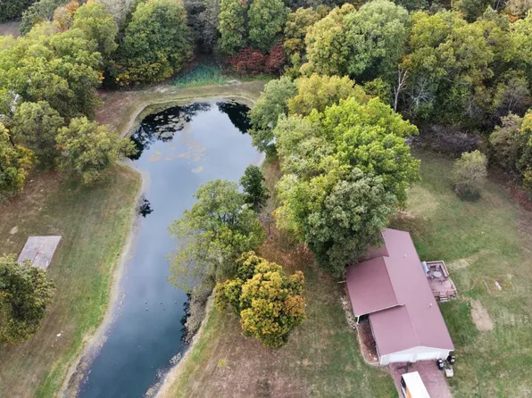 1023 Grouse Ln, Louisville, IL 62858