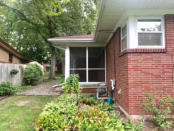 2nd image of 1725 Orville St SE