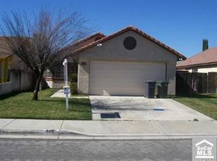 945 Aster St, Hemet, CA 92545