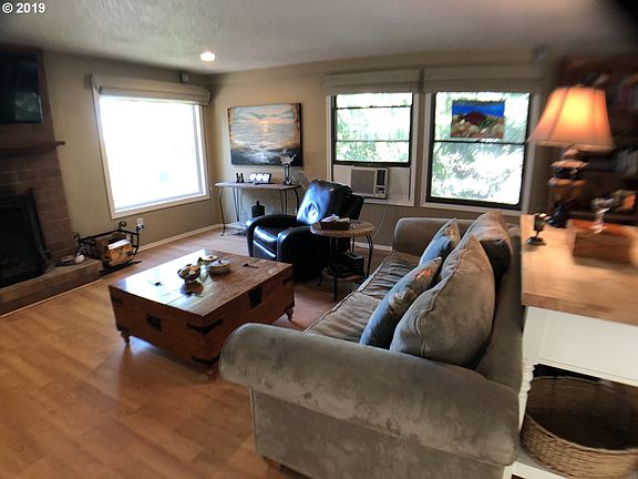 4th image of 15517 NE 25th Ave