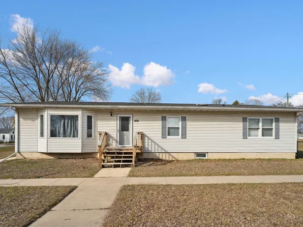 200 8th St NE, Independence, IA 50644