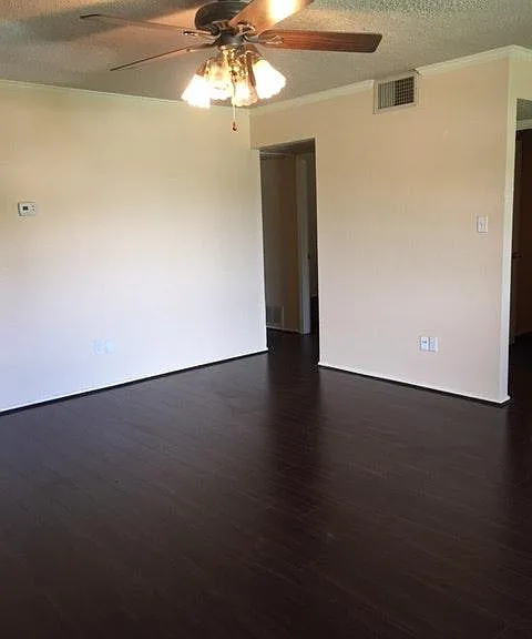 5000 Lasalle Dr — Photo 3