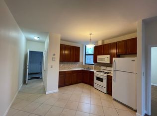 335 68th St APT 3F, Brooklyn, NY 11220