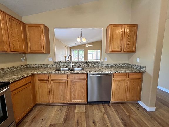 4th image of 15936 N 104th Pl
