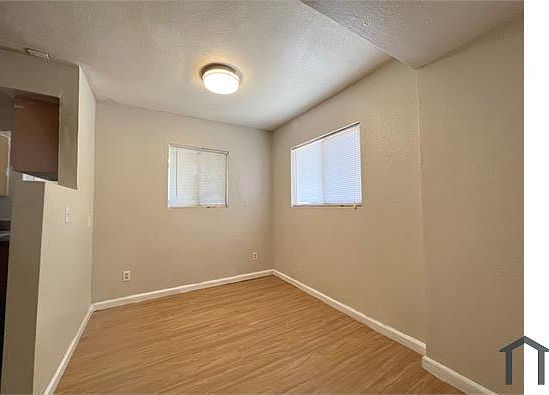 5th image of 3921 23rd Ave