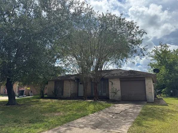 304 Brigadoon Ln, Friendswood, TX 77546