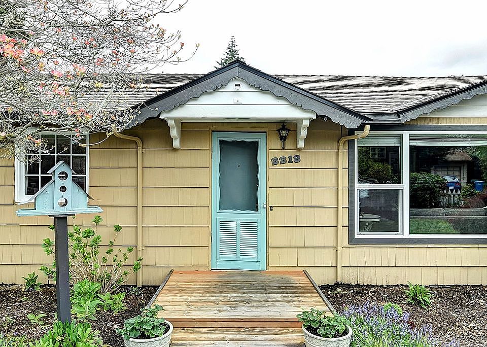 1st image of 2218 NE 171st St