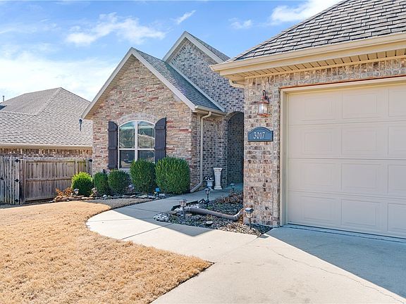 3rd image of 3017 W Featherock Way