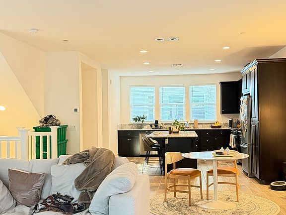 3rd image of 506 Ashton Way