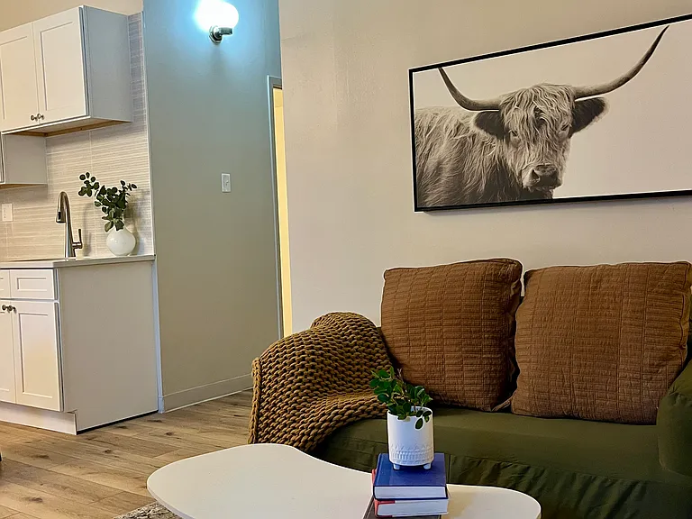 2112-2114 Russell Blvd #2114B — Photo 4