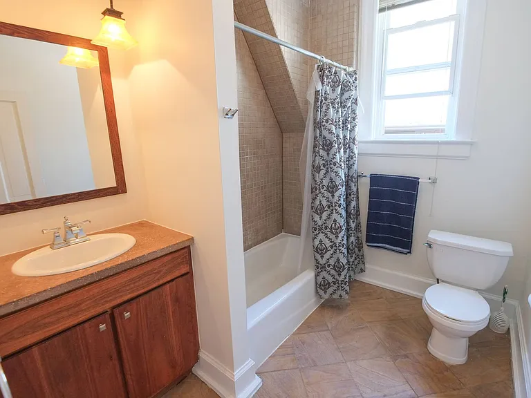 1535 N Saint Paul St — Photo 21